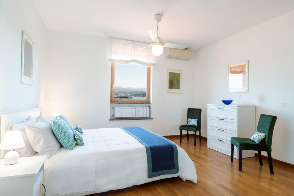 شقة Piccapiana Sea View Attic Flat لا سبيتسْيا المظهر الخارجي الصورة